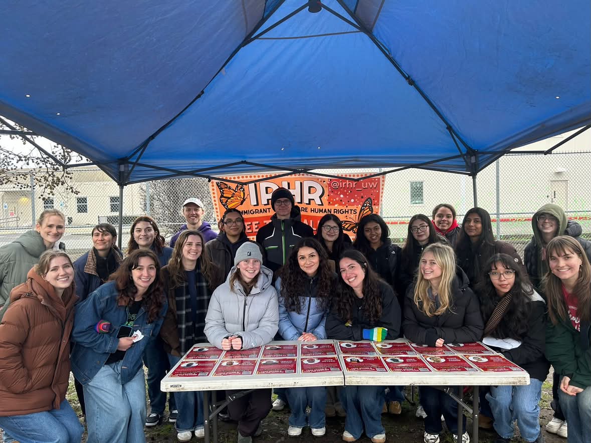 Students team up with La Resistencia to advocate for detained immigrants Students team up with La Resistencia to advocate for detained immigrants
